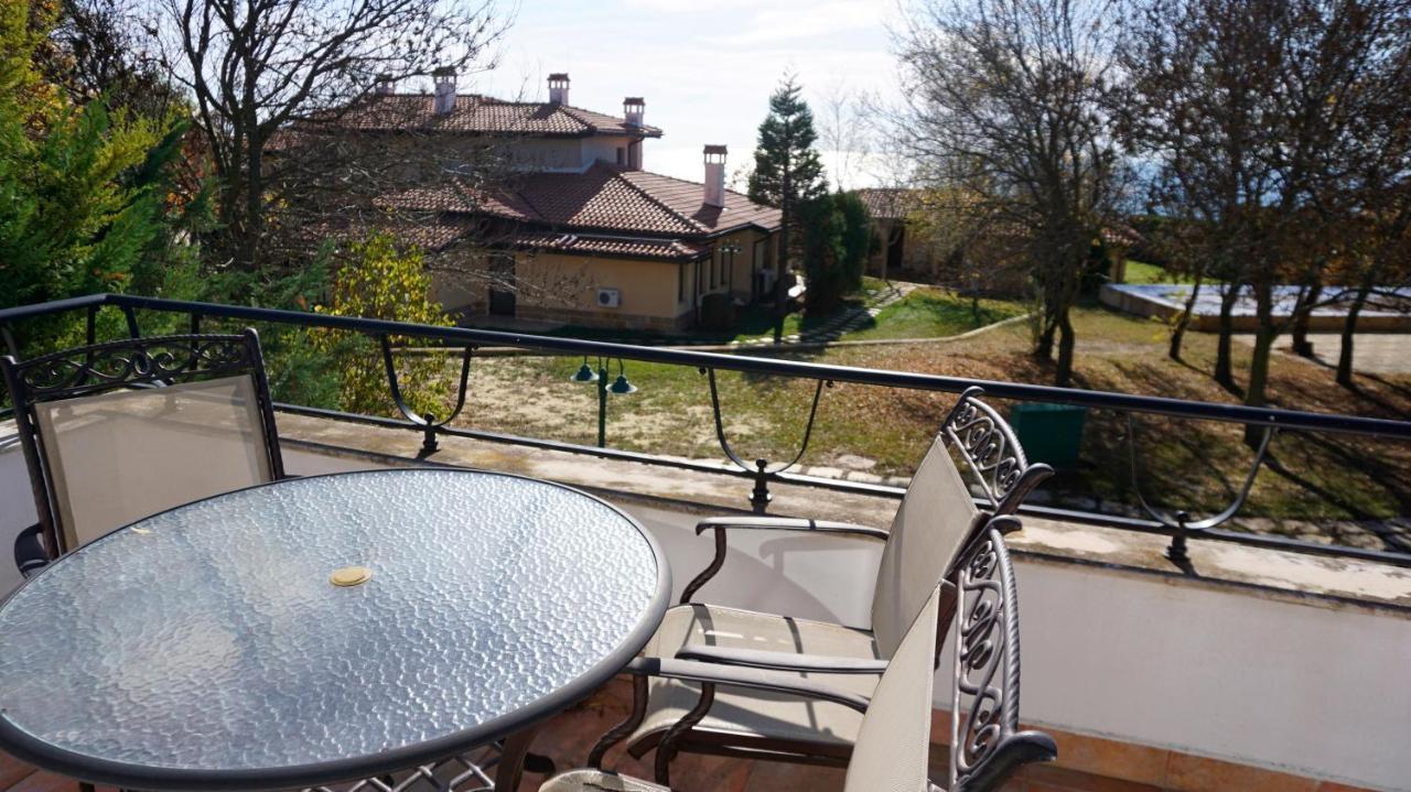 Вила Бел Тауър - Villa Bell Tower Balcsik Kültér fotó